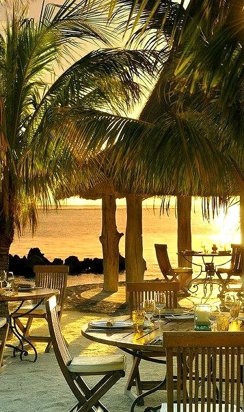 Dining on the beach, La Ravanne Restaurant, Mauritius