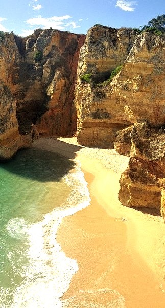 Praia de Dona Ana, Algarve Coast / Portugal
